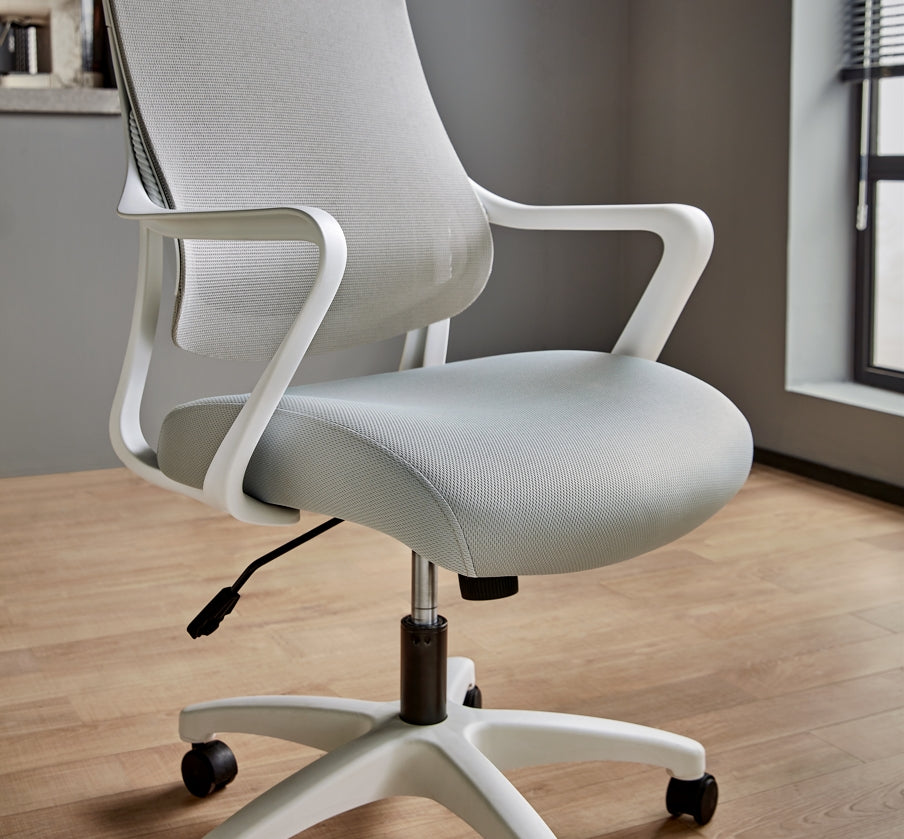 Adjustable Mesh Office Chair with Lumbar Support and Headrest