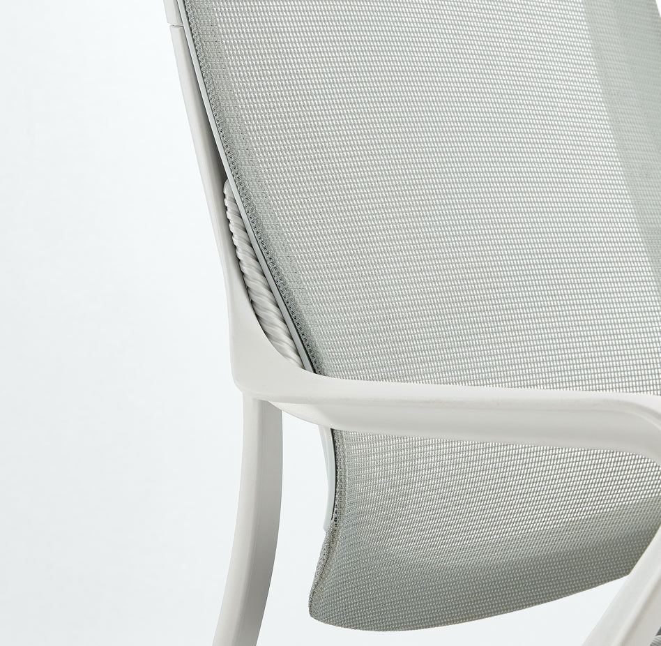 Adjustable Mesh Office Chair with Lumbar Support and Headrest